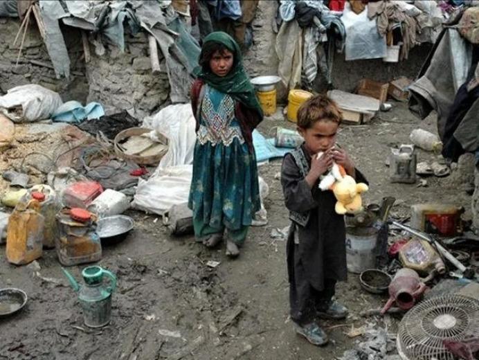 20 yıllık işgalden sonra Taliban yönetimine geçen Afganistan'da açlık yoksulluk kol geziyor
