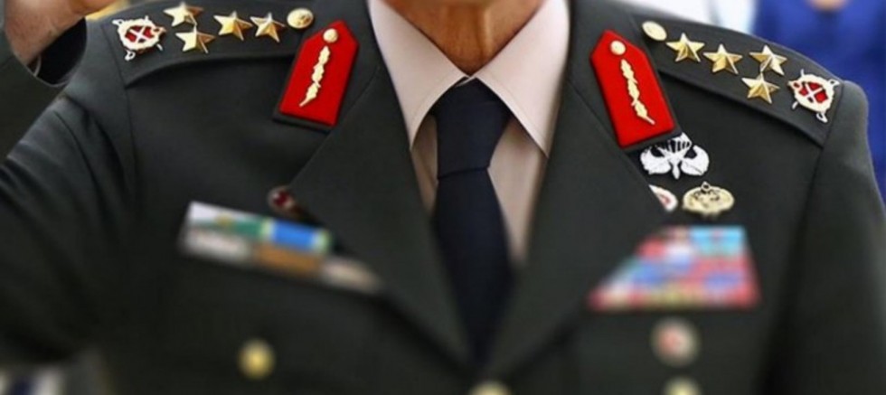 “5 general istifa etti”