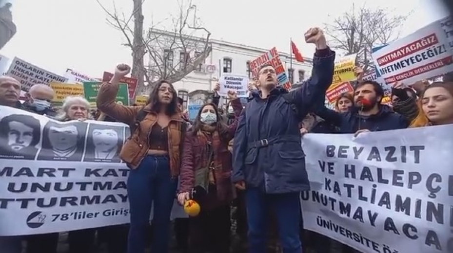 78’liler Girişimi’nin çağrısıyla Eczacılık Fakültesi önünde Beyazıt ve Halepçe anması (VİDEO)
