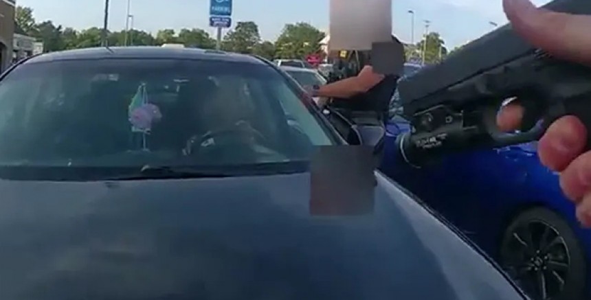 ABD Polisi Hamile Siyah Kadını Karnındaki Bebeğiyle Birlikte Katletti 