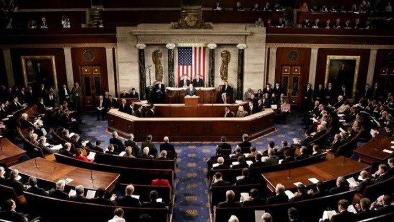 ABD Senatosu Trump'ı azil dosyasında 48'a karşı 52 oyla aklandı