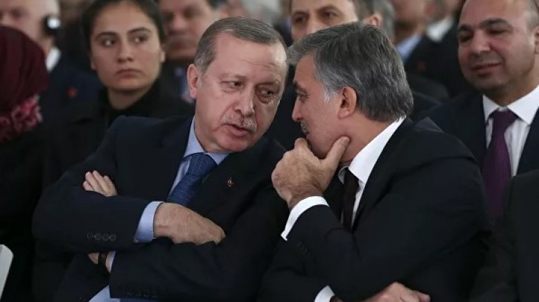 Abdullah Gül, Cumhurbaşkanı Erdoğan ile telefonda görüştü