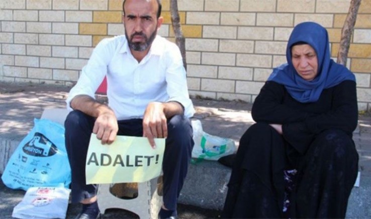 “Adalet nöbetimiz 2 derece kış soğuğunda devam ediyor, valilik çadır talebimizi de reddetti”