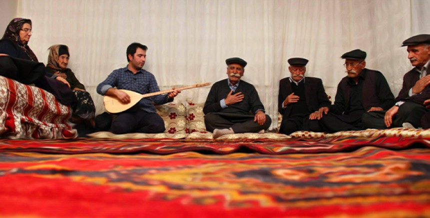 Adıyaman’da Rıza Tanrıverdi Cemevi’ne Biber Gazlı Saldırı (VİDEO)