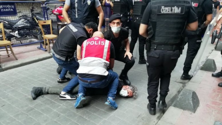 AFP foto muhabiri Bülent Kılıç: Bütün gazetecilik meslek örgütlerine çağrı yapıyorum, ortak bir tavır alınmalı