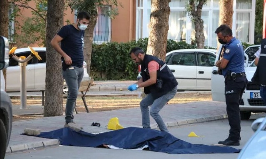 Afyon’da Polis karısı, kayınvalidesi, kayınpederini öldürüp intihar etti