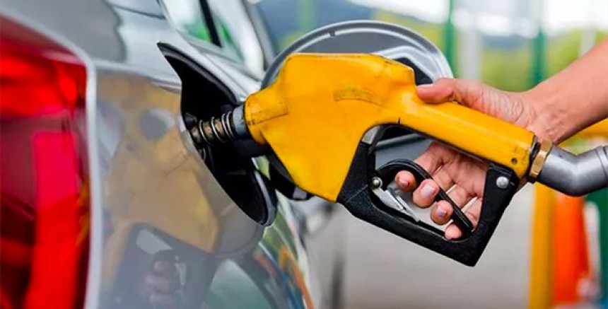 Akaryakıt Fiyatlarına Çifte Zam Geliyor: Benzine 1,53 TL, Motorine 1,10 TL Artış Bekleniyor!