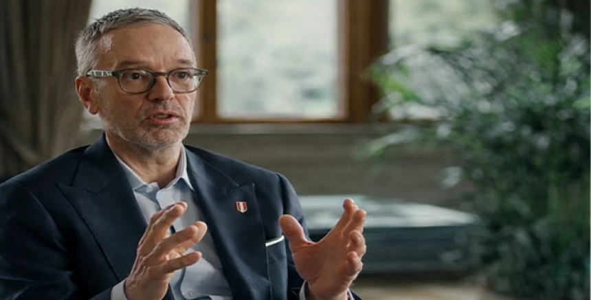 Akaryakıt Tartışması Derinleşiyor: FPÖ Lideri Kickl’den “Ucuz Yakıt” Vaadi ve Tartışmalı Plan