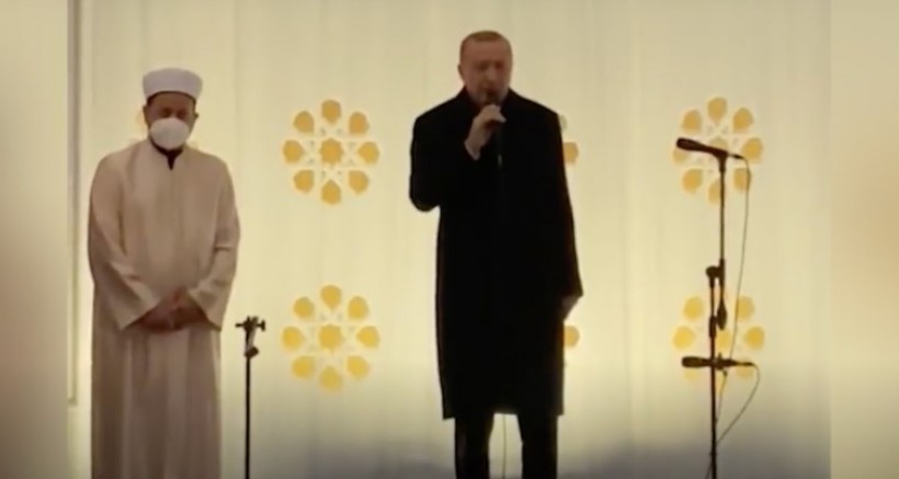 AKP Genel Başkanı Cumhurbaşkanı Erdoğan Sezen Aksu'yu tehdit etti (VİDEO)