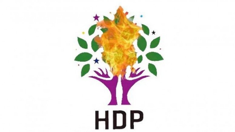 AKP'li Başkan HDP ambleminin ateşe verilmiş halini paylaştı: Bu ülkede yanması gerek tek ağaç