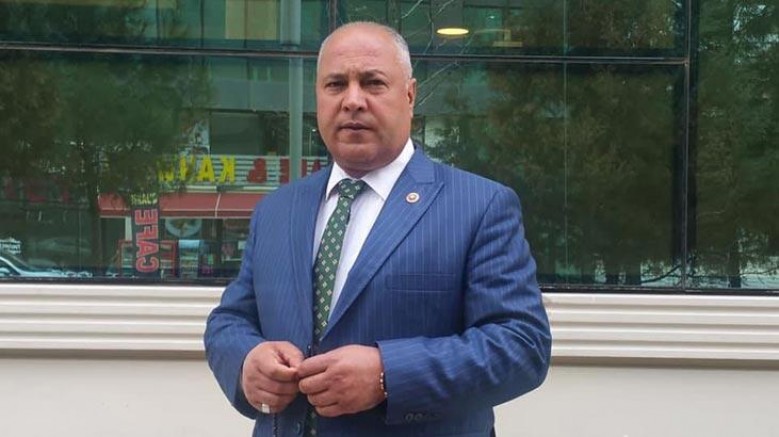 AKP’li belediye başkanından ağabeyi kıyağı iddiası: Evin avlusuna kadar mıcır dökülüyor