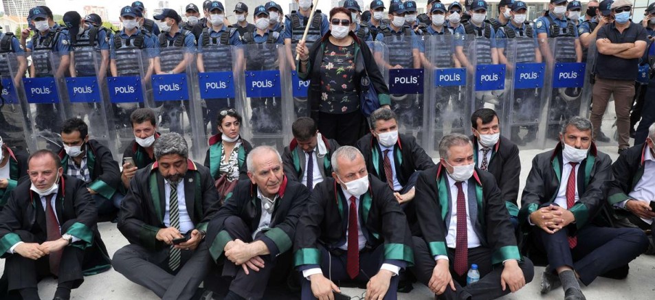 AKP parti kongreleri serbest baro seçimleri virüs nedeniyle yasak 