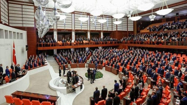 AKP ve MHP'nin oylarıyla Sağlıkta şiddet yasası teklifi reddedildi