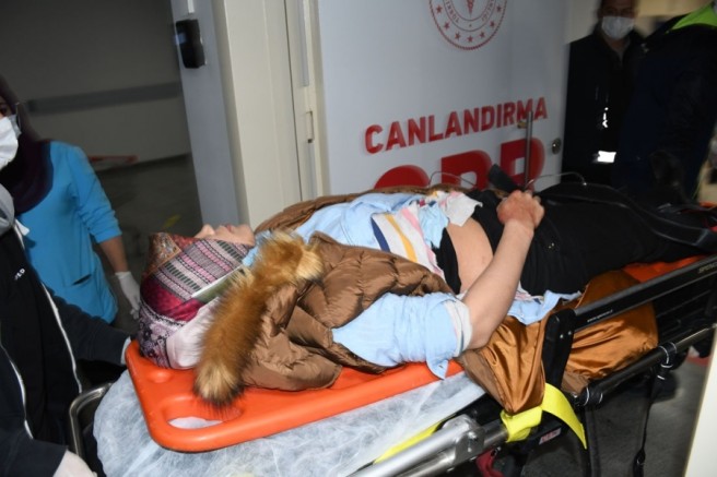 Aksaray’da Arkadaşlık istediğini reddeden kadını sırtından bıçakladı