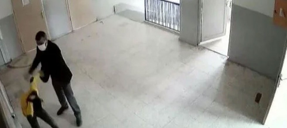 Aksaray’da öğrencisini döven öğretmene ceza yerine ödül! 