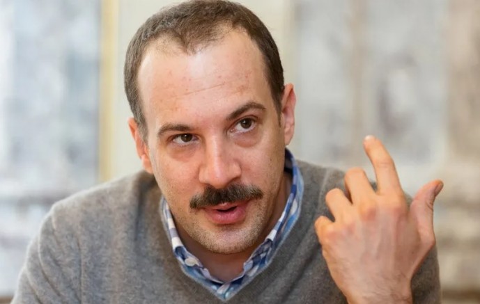  Aktör Florian Teichtmeister'in evinde çocuk istismarı içeren görsel materyal bulundu