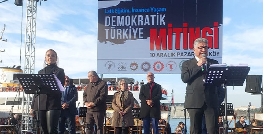  Aleviler ve dostları Kadıköy’den Seslendi: Karanlığa Teslim Olmayacağız!