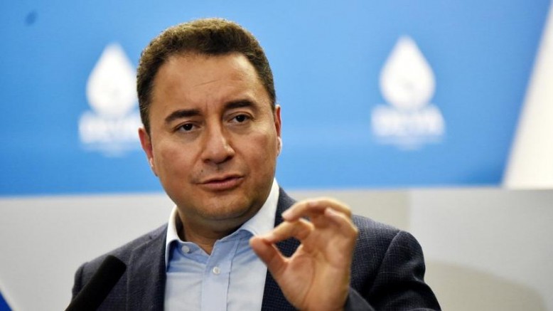 Ali Babacan: Allah, Erdoğan'ı prompterden ayırmasın