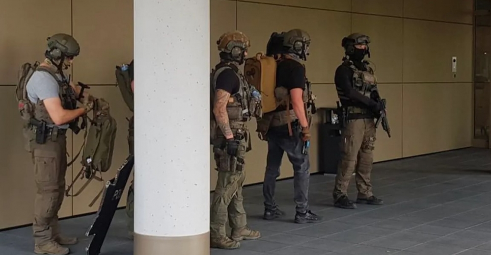Alman Der Spiegel dergisi:  Düsseldorf’ta mühimmat, silah ve FETÖ’cü listesiyle bir Türk şüpheli yakalandı