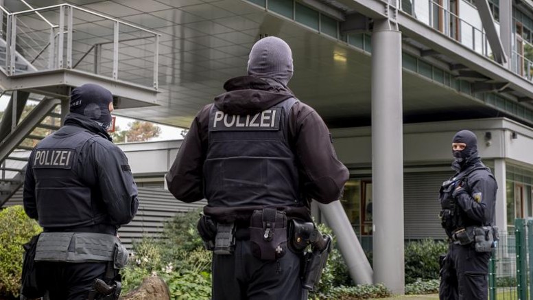 Alman polisinden Türkiye'ye casus yazılım sattığı iddia edilen şirkete baskın  