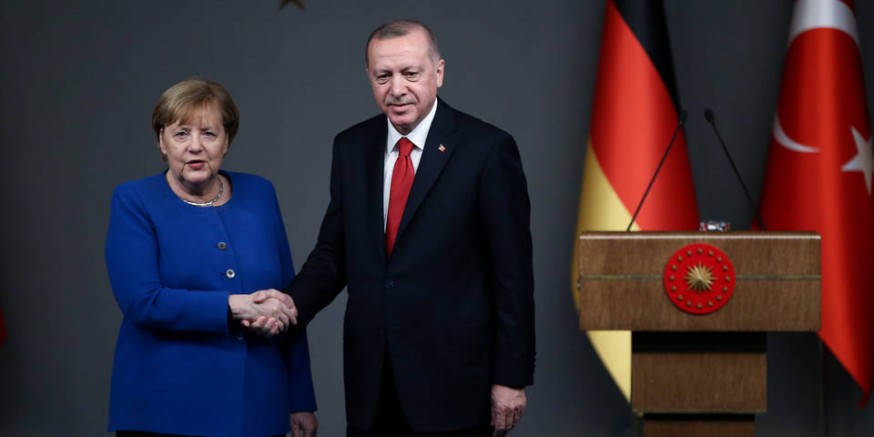 Alman sol partilerden Merkel'in Türkiye ziyareti için çağrı 