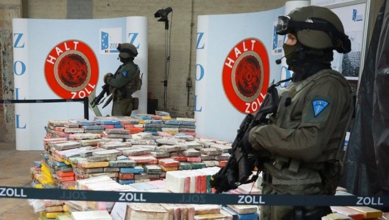 Almanya'da 300 milyon euro değerinde kokain ele geçirildi