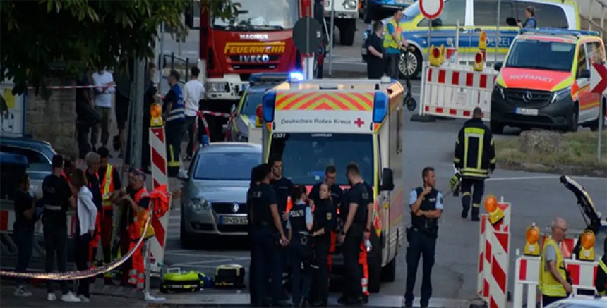 Almanya’da Genç Türk, Polis Memurunu Görev Başında Öldürdü