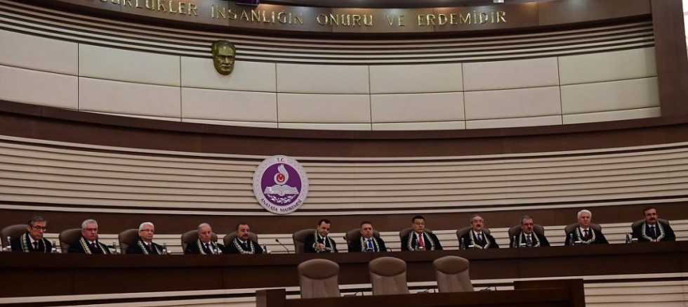 Anayasa Mahkemesi KHK'lıların pasaportlarının iptal edilmesi Anayasa'ya aykırı dedi 