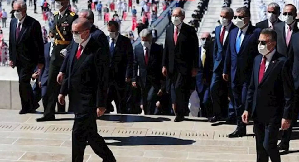 Anıtkabir'de Erdoğan tezahürat edenler özel listeyle içeri alınıyormuş 