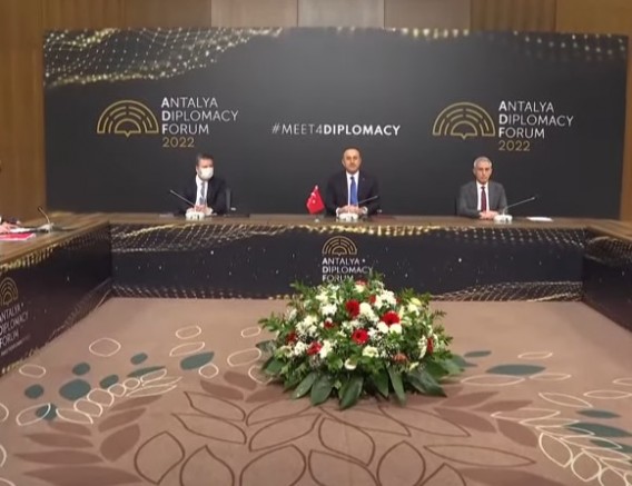 Antalya'da düzenlenen Rusya-Ukrayna-Türkiye üçlü dışişleri bakanları toplantısı sona erdi