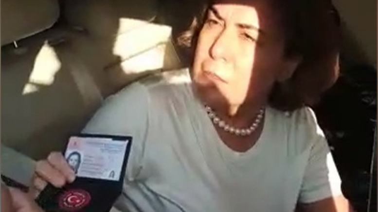 Aracını durduran polise, “Şerefsiz” diyen AKP’li vekil: Maruz kaldığım hukuksuz muameleyi aziz milletimizin takdirine bırakıyorum