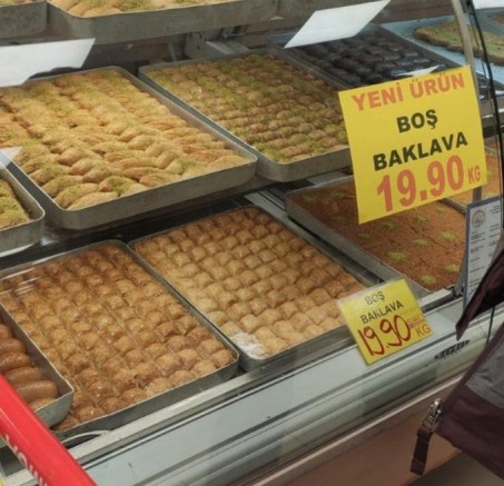  Türkiye'de artık  bu da oldu: ''Boş baklava'' 19.90 liradan satılıyor 