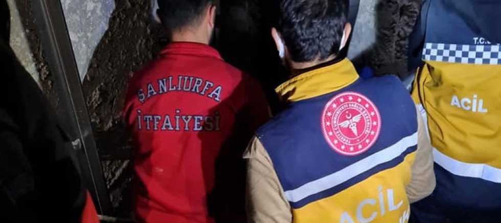 Asansör bakımı yapan 3 işçi kuyuya düştü