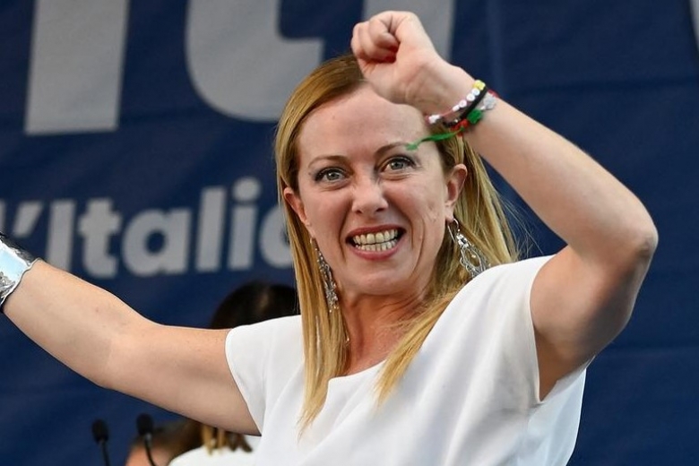 Aşırı sağcı Giorgia Meloni'nin partisinin erken genel seçimlerde sandıktan birinci çıktı 