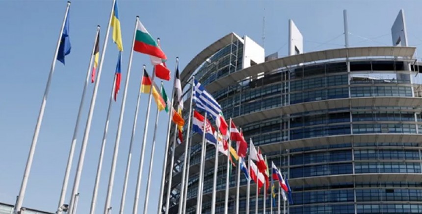 Avrupa Parlamentosu Seçimleri Aşırı Sağın Yükselişini Tescilledi