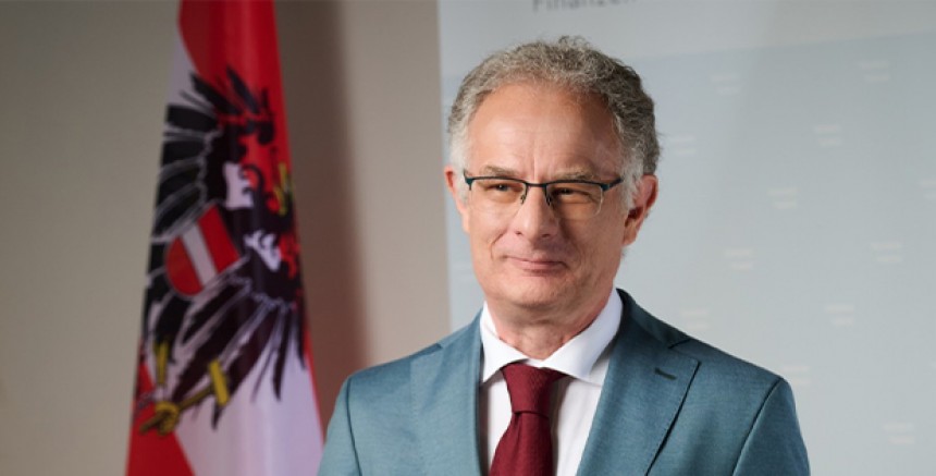  Avusturya’da Her Şeye Zam Geliyor: Ulaşım, Sağlık Kartı ve Resmi İşlemler Artık Daha Pahalı