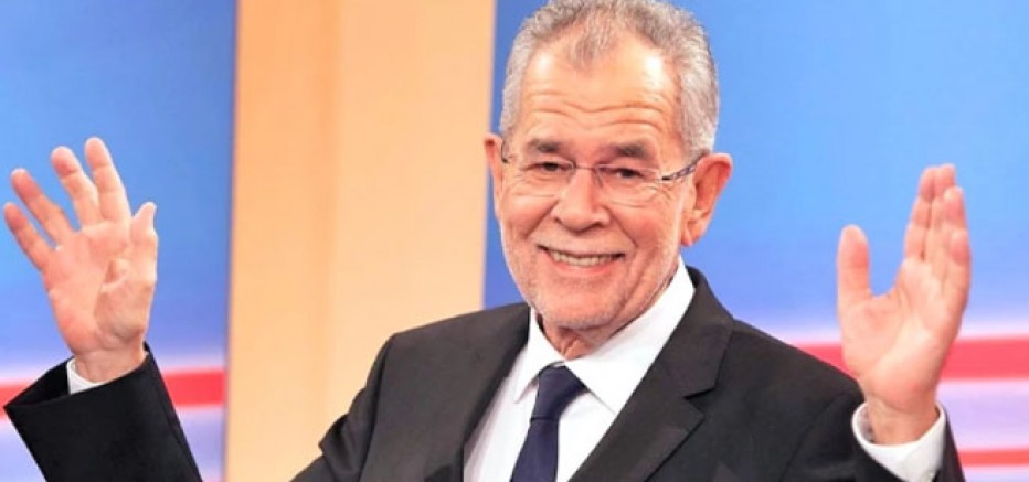 Avusturya'da Siyasete Güven Azalıyor: Cumhurbaşkanı Van der Bellen, Halkın En Güvendiği İsim