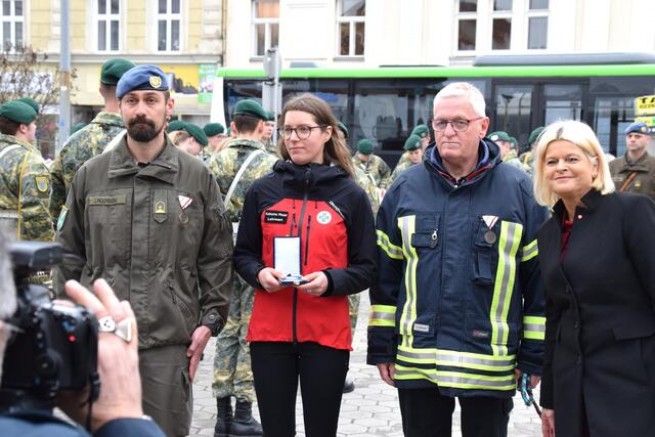 Avusturya Kurtarma ekibine törenle madalya ve ödüler verildi