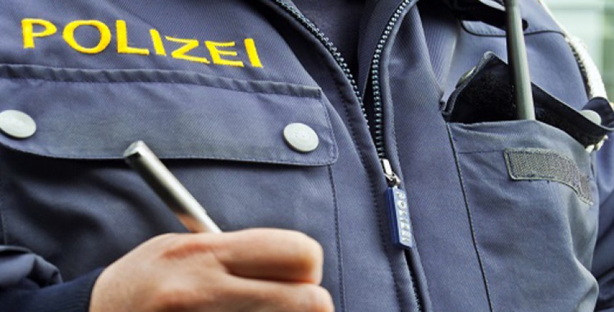 Avusturya polisi Türkiye’de gelen araçta 53 mülteci Yakalandı