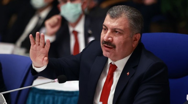 Bakan Koca: İngiltere’den gelen tüm yolcular izolasyona alınmıştır