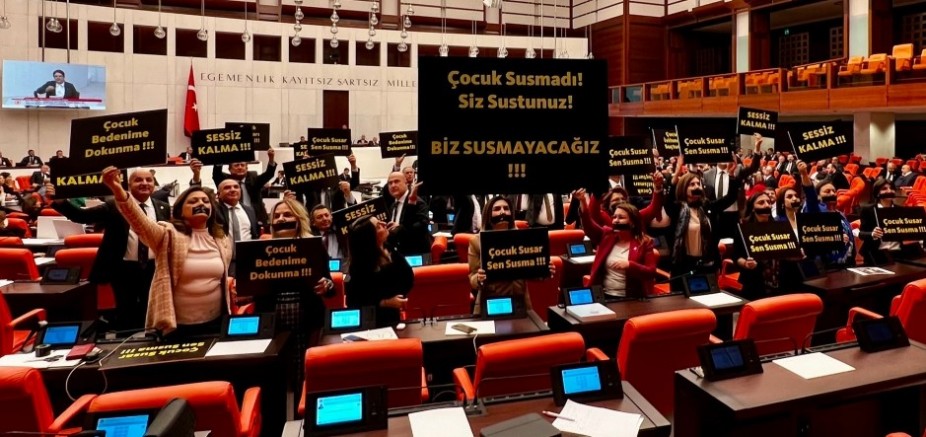 Bakan Yanık'a mecliste yoğun tepki | Milletvekilleri bakana sırtını döndü