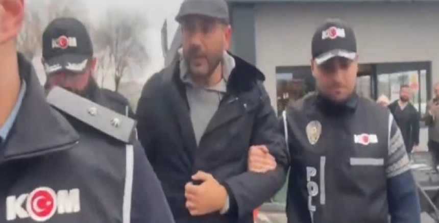 Balıkesir'de Gözaltına Alınan Beşiktaş Belediye Başkanı Akpolat İstanbul'a Getirildi