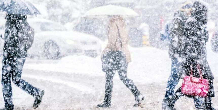  Balkanlar Üzerinden Gelen Soğuk Hava Dalgası Türkiye'yi Etkisi Altına Alıyor: Karla Karışık Yağmur ve Kar Yağışı Bekleniyor
