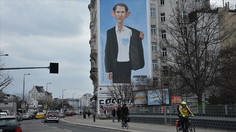   Başbakan Sebastian Kurz 'kalpsiz' karikatürü ile protesto edildi 