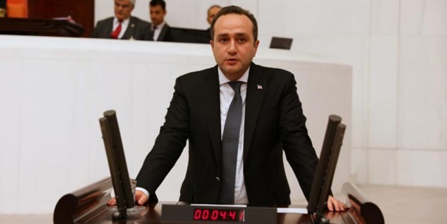 Başım açık, beni çıkarmayın diyenlerin imanıyla Allah bu ülkeyi koruyor