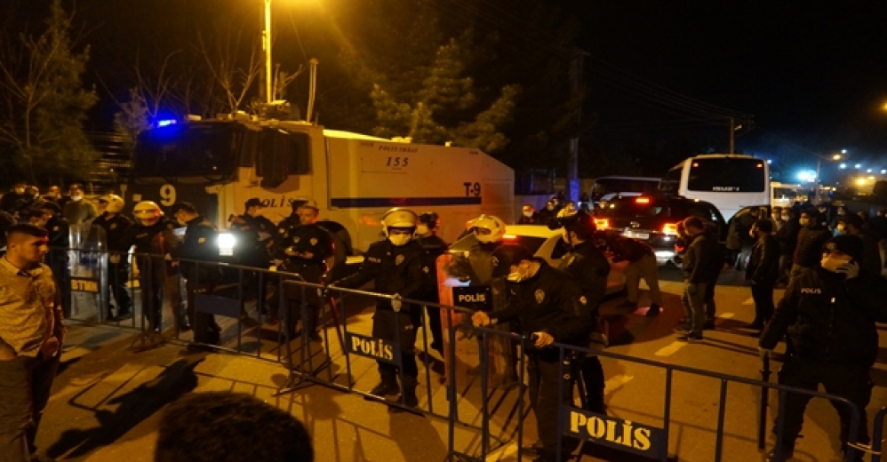 Batman Cezaevinde çıkan isyandan sonra gece yarısı tahliye