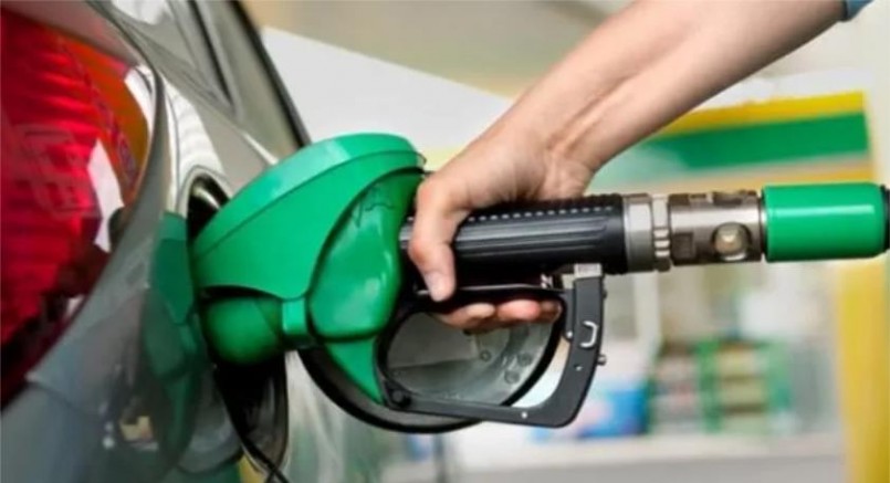 Benzine gece yarısından geçerli olmak üzere 23 kuruş zam yapıldı 
