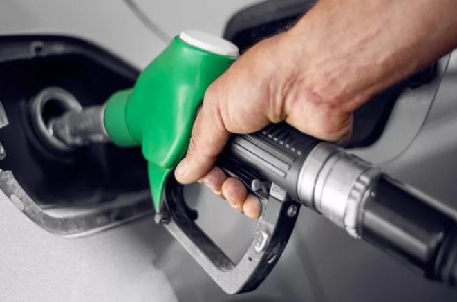 Benzine yeni zam yolda