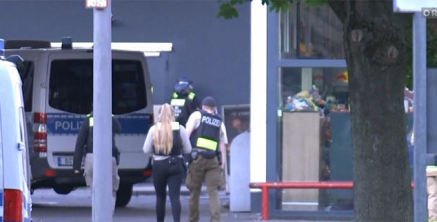 Berlin'de 11 Saat Süren Rehine Krizi Sona Erdi: Kadın Çalışan Sağ Kurtarıldı