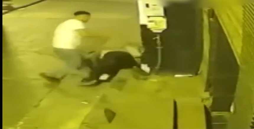 Beyoğlu’nda Bir Kadına Saldıran Tacizciler Tahliye Edildi (VİDEO)